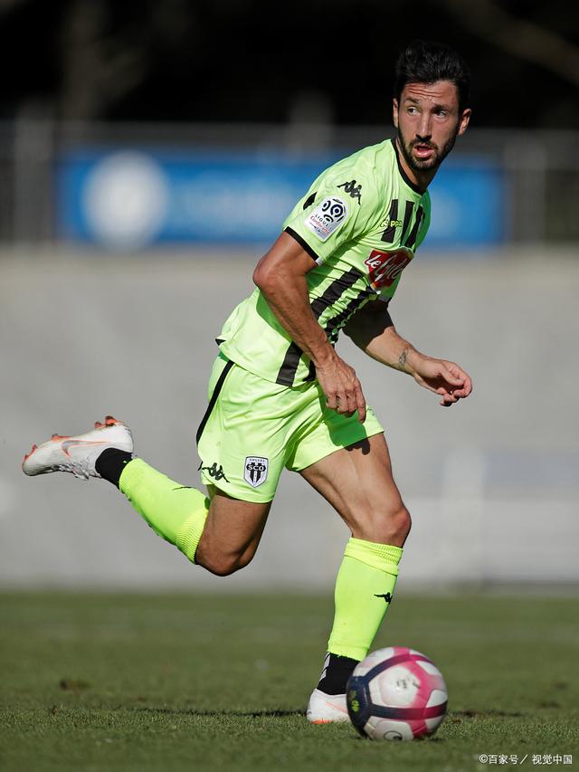 爱游戏网页版-比利亚雷亚尔逆转战胜对手，强者逆袭