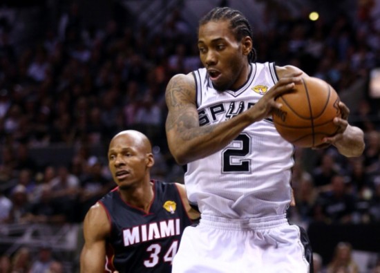 马刺球员因车祸受伤需休息两周 马刺球员因车祸受伤需休息两周