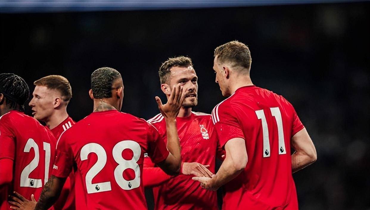 爱游戏体育官网-关于水晶宫一举击败对手，赢得掌声的信息