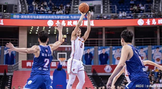 爱游戏官网入口-包含弗赖堡将客场挑战沙尔克，看点十足的词条