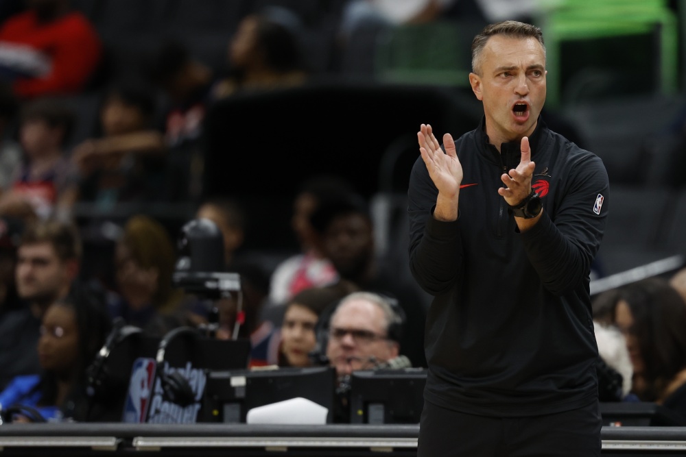 猛龙主帅:队员表现出色助球队取胜 猛龙主帅:队员表现出色助球队取胜