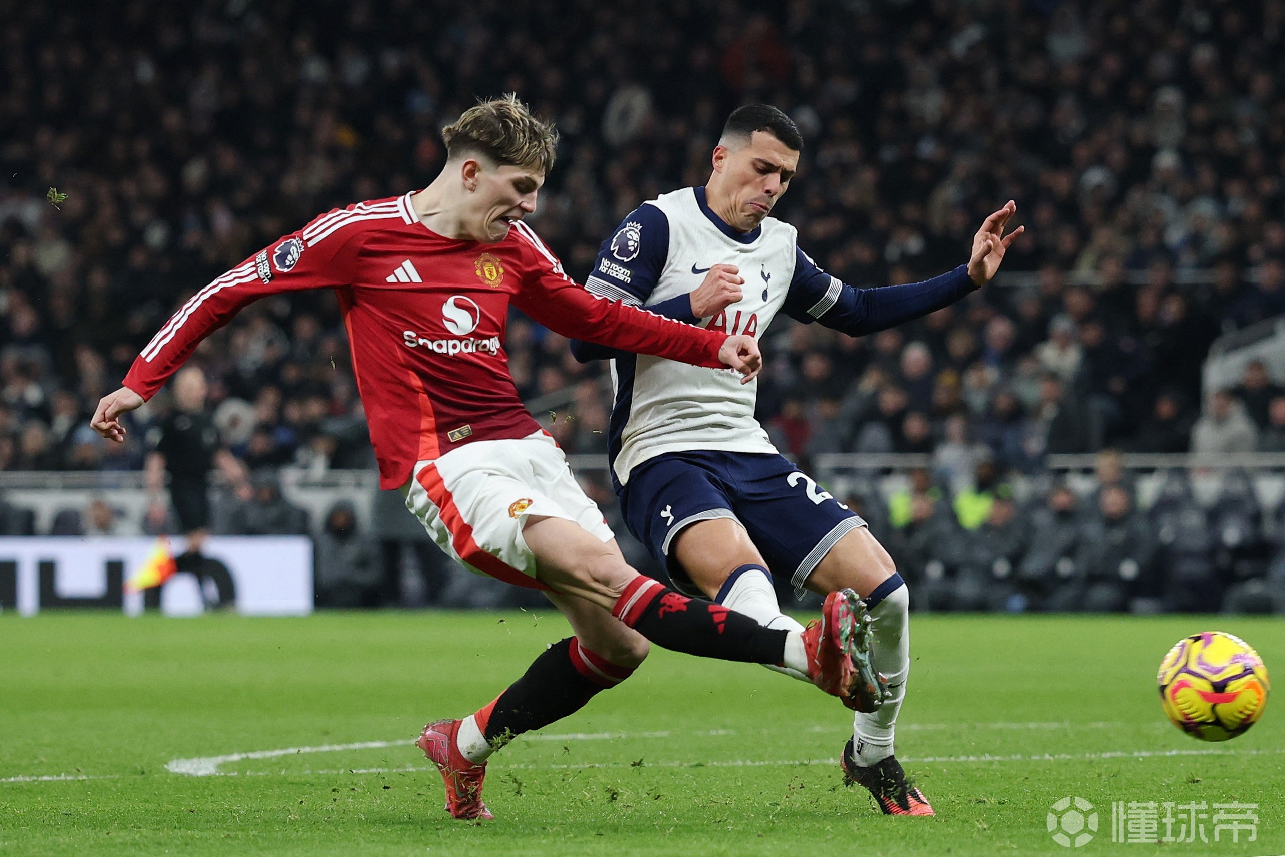 曼联客场逆转，成功晋级淘汰赛