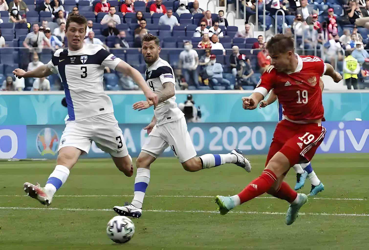 荷兰队力挫瑞典,晋级半决赛 荷兰队力挫瑞典,晋级半决赛