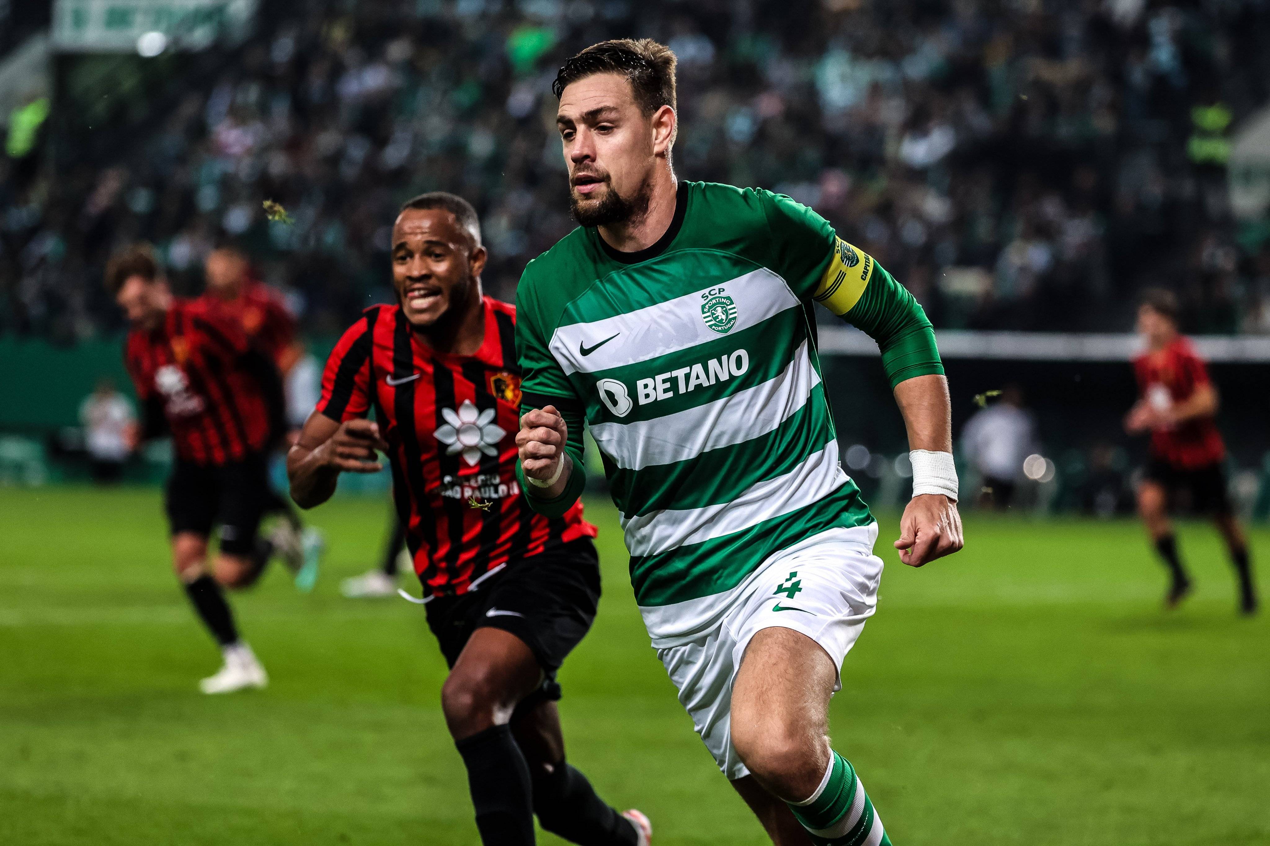 包含比利亚雷亚尔意欲夺冠，战略无限的词条