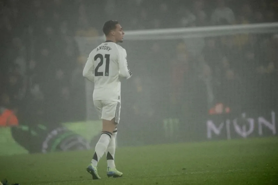 曼联客场惨败，冲击英超冠军希望受挫