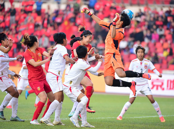 爱游戏app-南非世界女足锦标赛迎来决胜战，各队备战充分