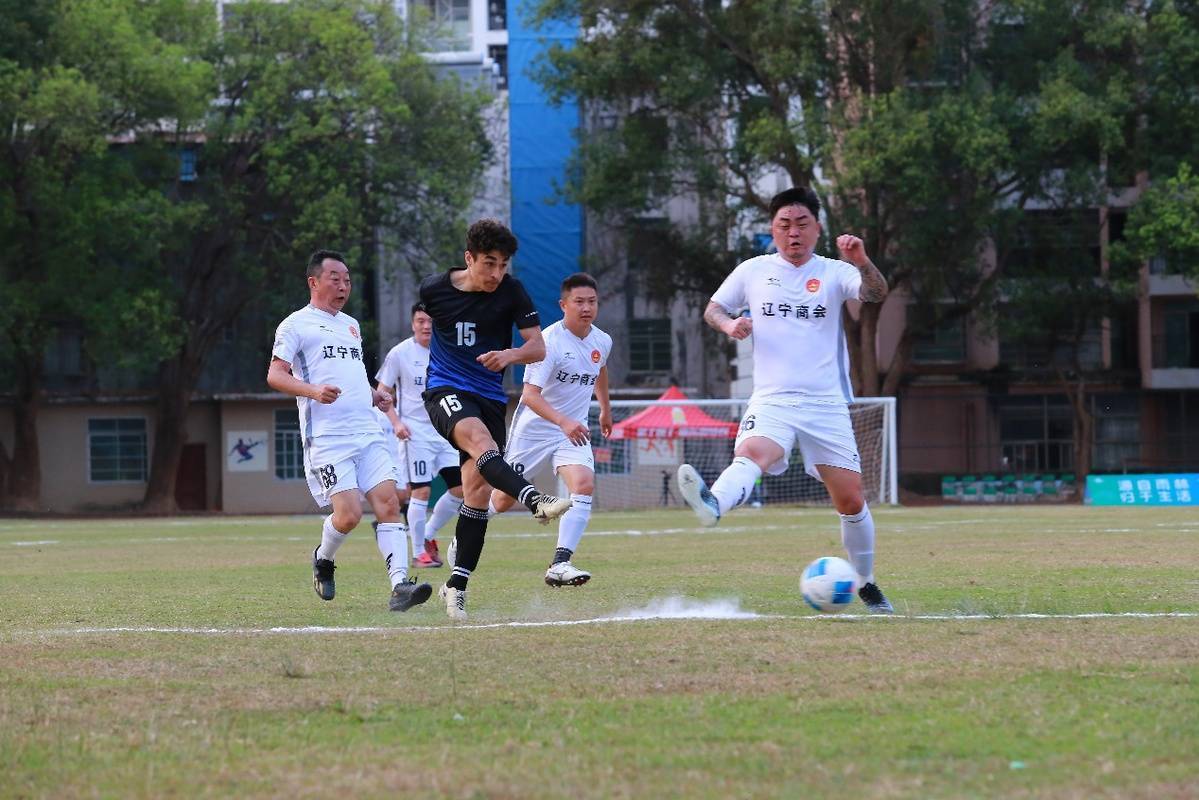 包含超越顶级标准,足球比赛展现独特风采的词条 包含超越顶级标准,足球比赛展现独特风采的词条