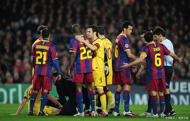 巴萨对阵比利亚雷亚尔:领跑者再战 巴萨对阵比利亚雷亚尔:领跑者再战