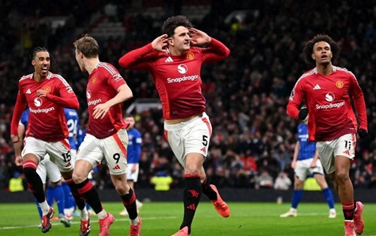 爱游戏官网-曼联客场战平狼队，欧冠资格险胜防守