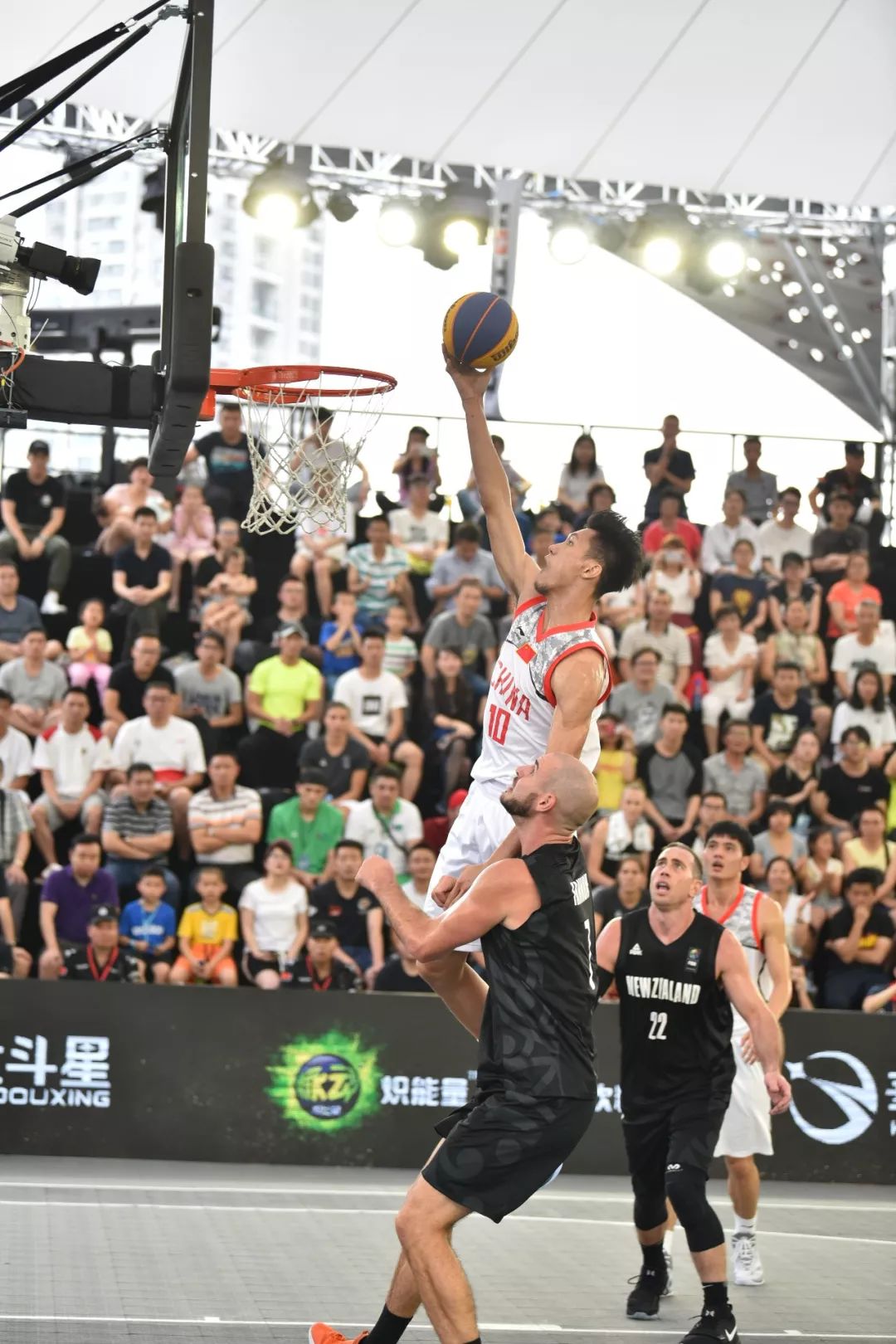 爱游戏网页版入口-包含新西兰篮球联赛谁在历史赛季脱颖而出？的词条