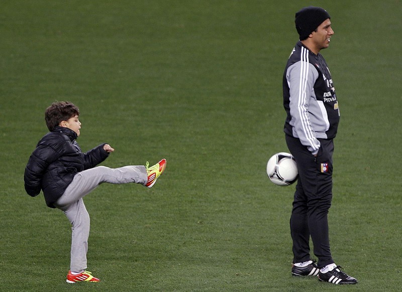 爱游戏亚洲官网-马拉加主教练遭解雇，球员集体罢训的简单介绍