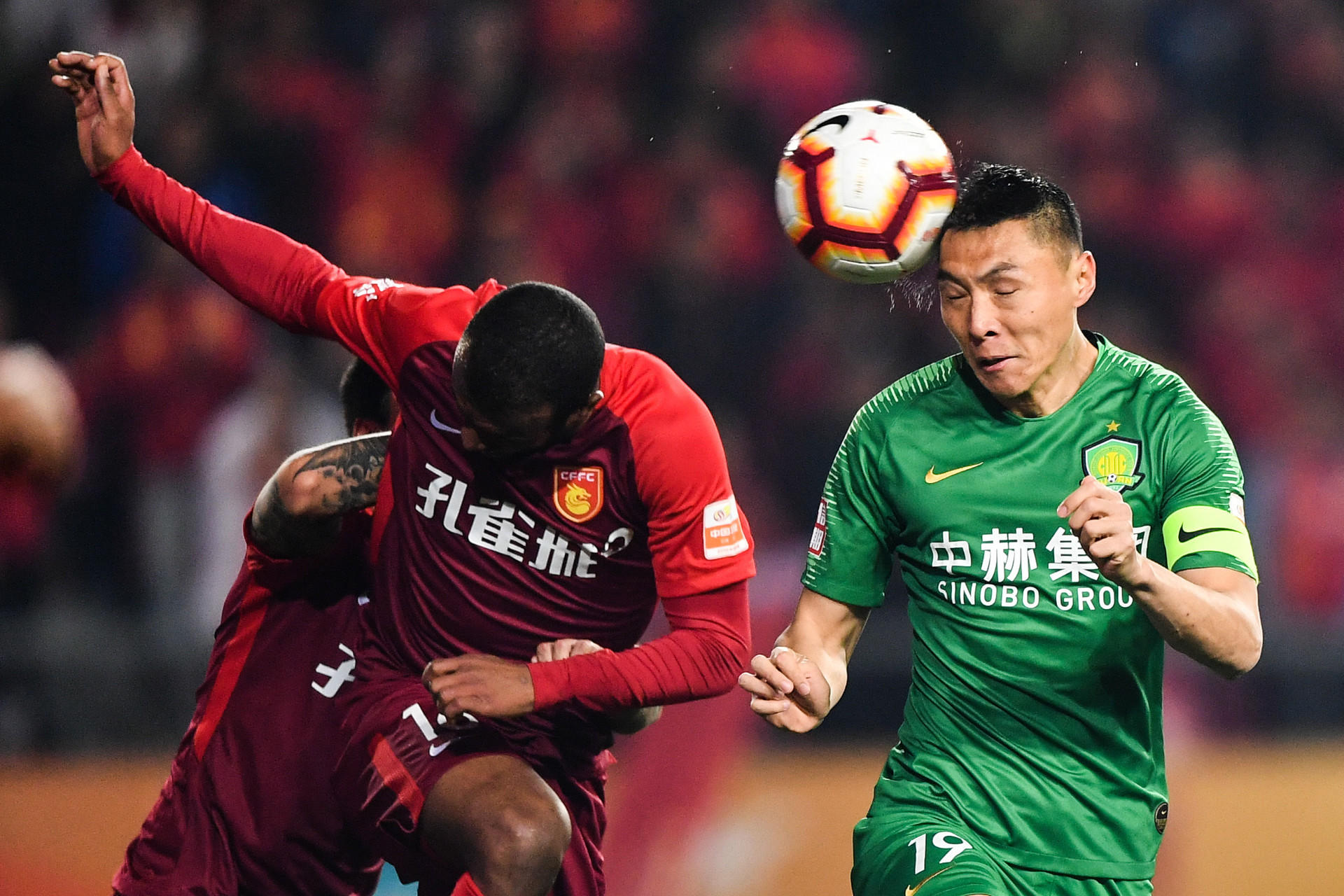 包含石家庄永昌与河北华夏争夺保级，胜负悬念扑朔迷离的词条