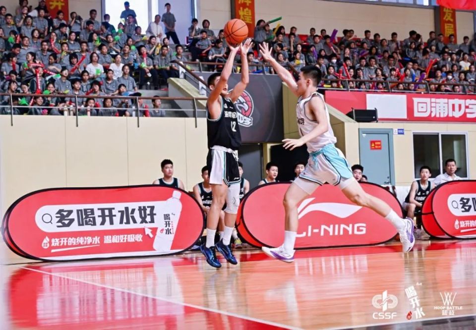 关于中国篮球赛场上球员技压群雄的信息