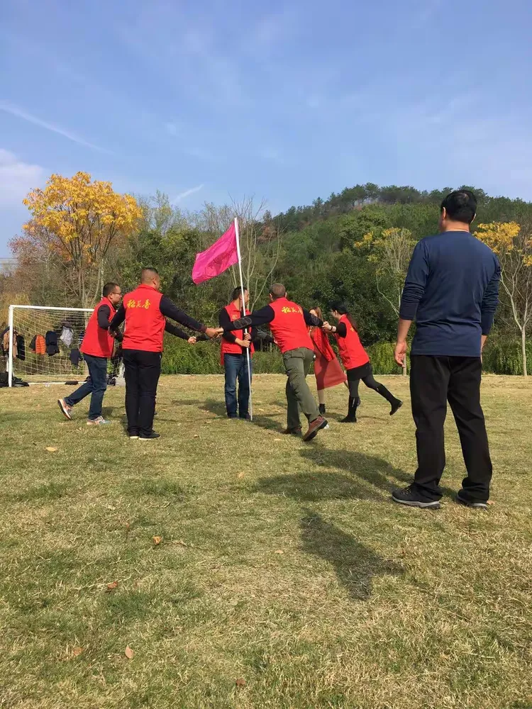 关于拔得头筹,我们的队伍名列前茅!的信息 关于拔得头筹,我们的队伍名列前茅!的信息