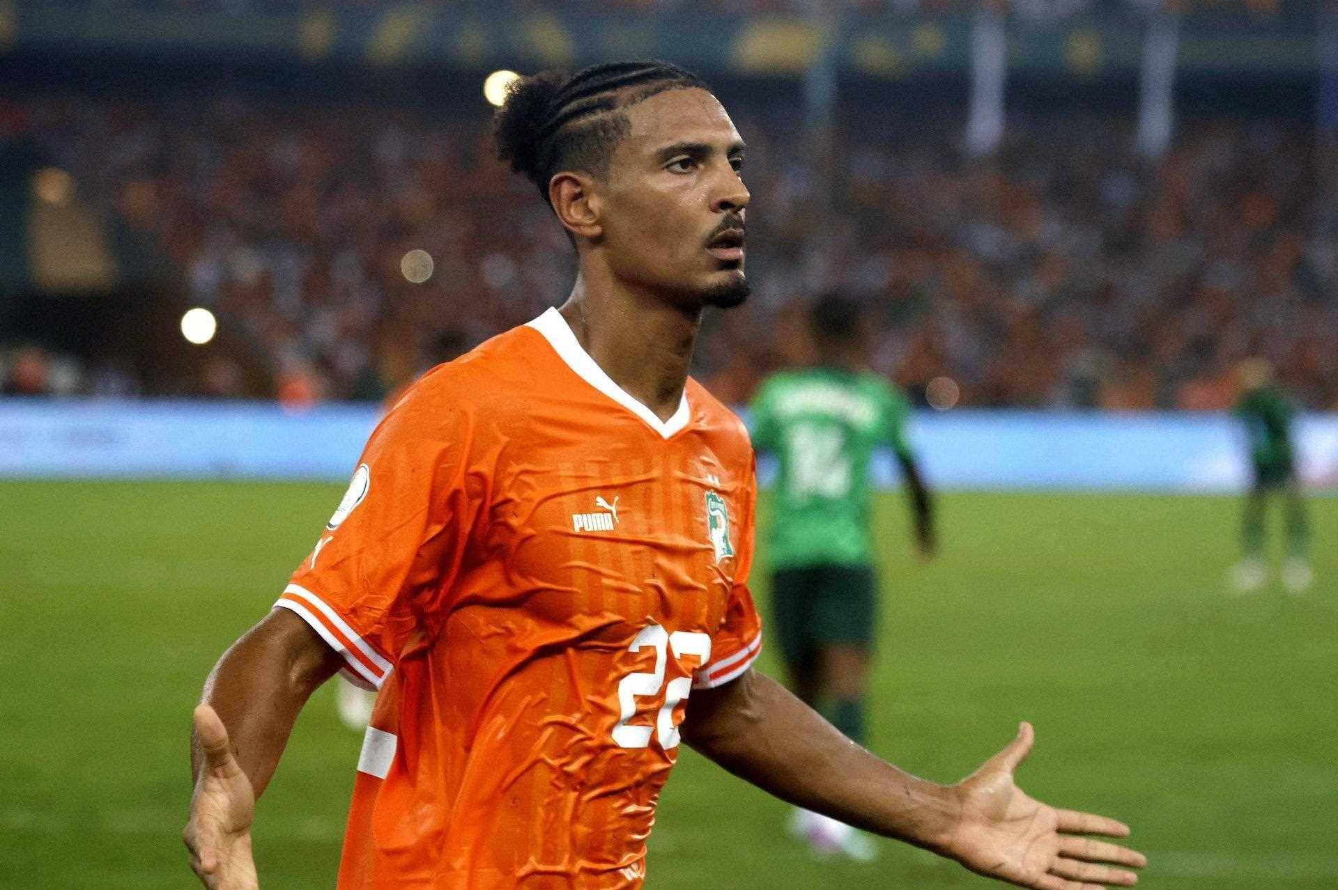 沙特阿拉伯队战胜科特迪瓦队,赢得掌声 沙特阿拉伯队战胜科特迪瓦队,赢得掌声