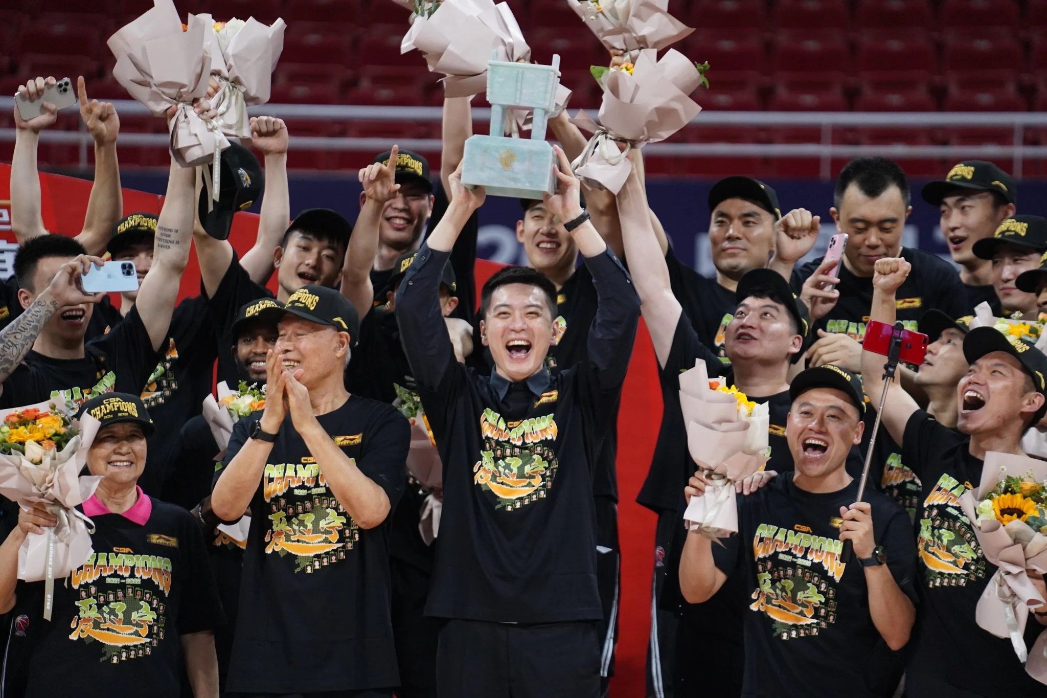 爱游戏网页版-包含热门球队展现实力，角逐联赛冠军宝座的词条