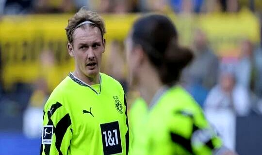 爱游戏在线登录-多特蒙德遭遇失利,欧冠资格悬念加剧